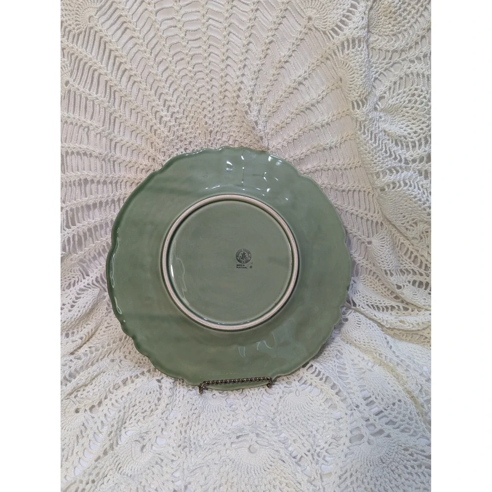 Bordallo Pinheiro Green Majolica Strawberry Leaf Plate 12 inch Made in Portugal